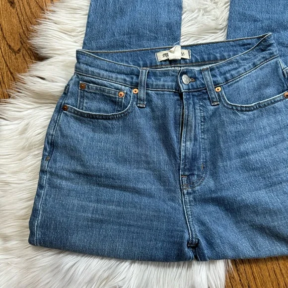 Madewell The Perfect Vintage Jean in Earlside Wash: Raw-Hem Edition - Picture 6 of 14